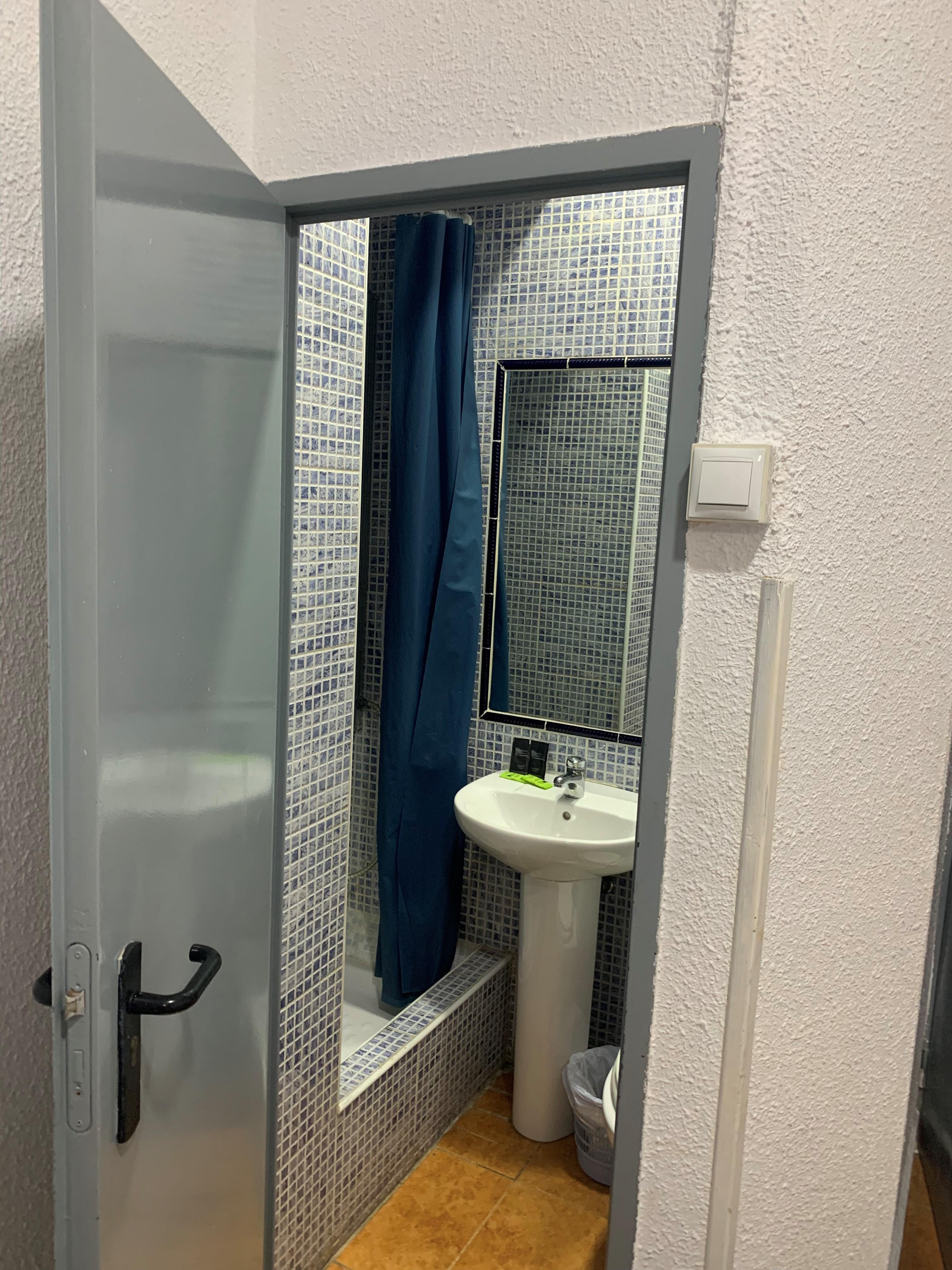 Hostal Alcobia Sevilla Bagian luar foto