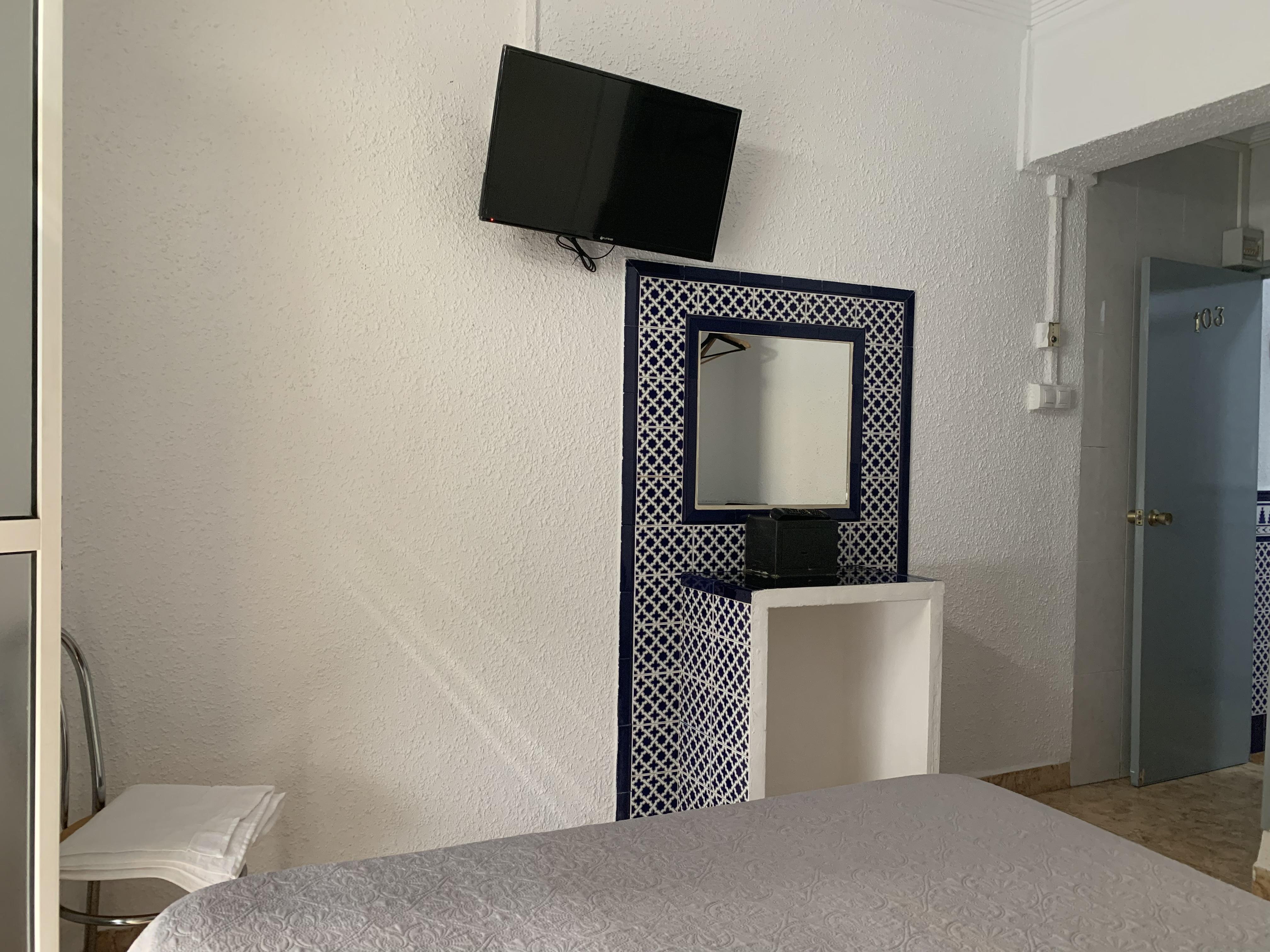 Hostal Alcobia Sevilla Bagian luar foto