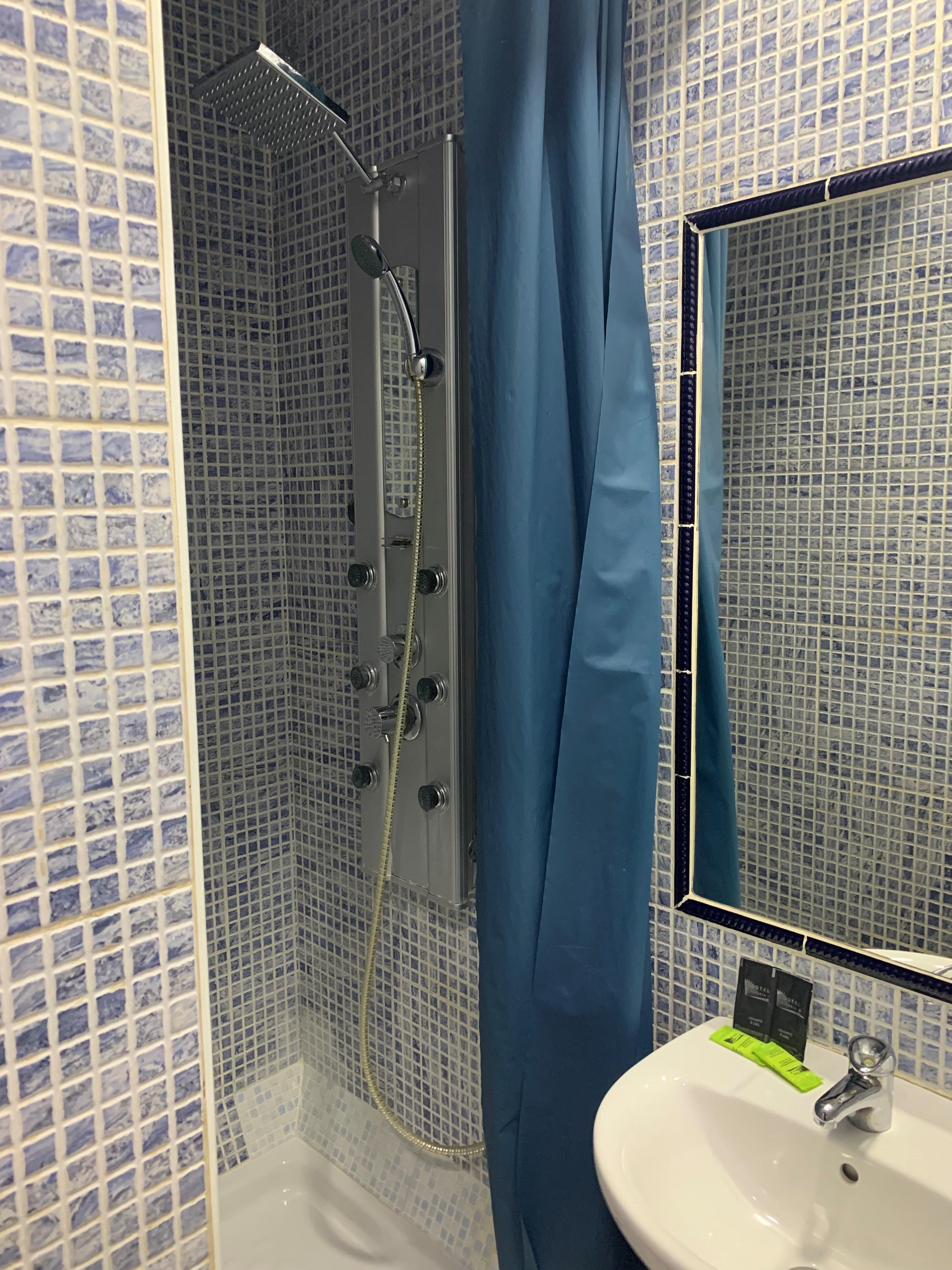 Hostal Alcobia Sevilla Bagian luar foto
