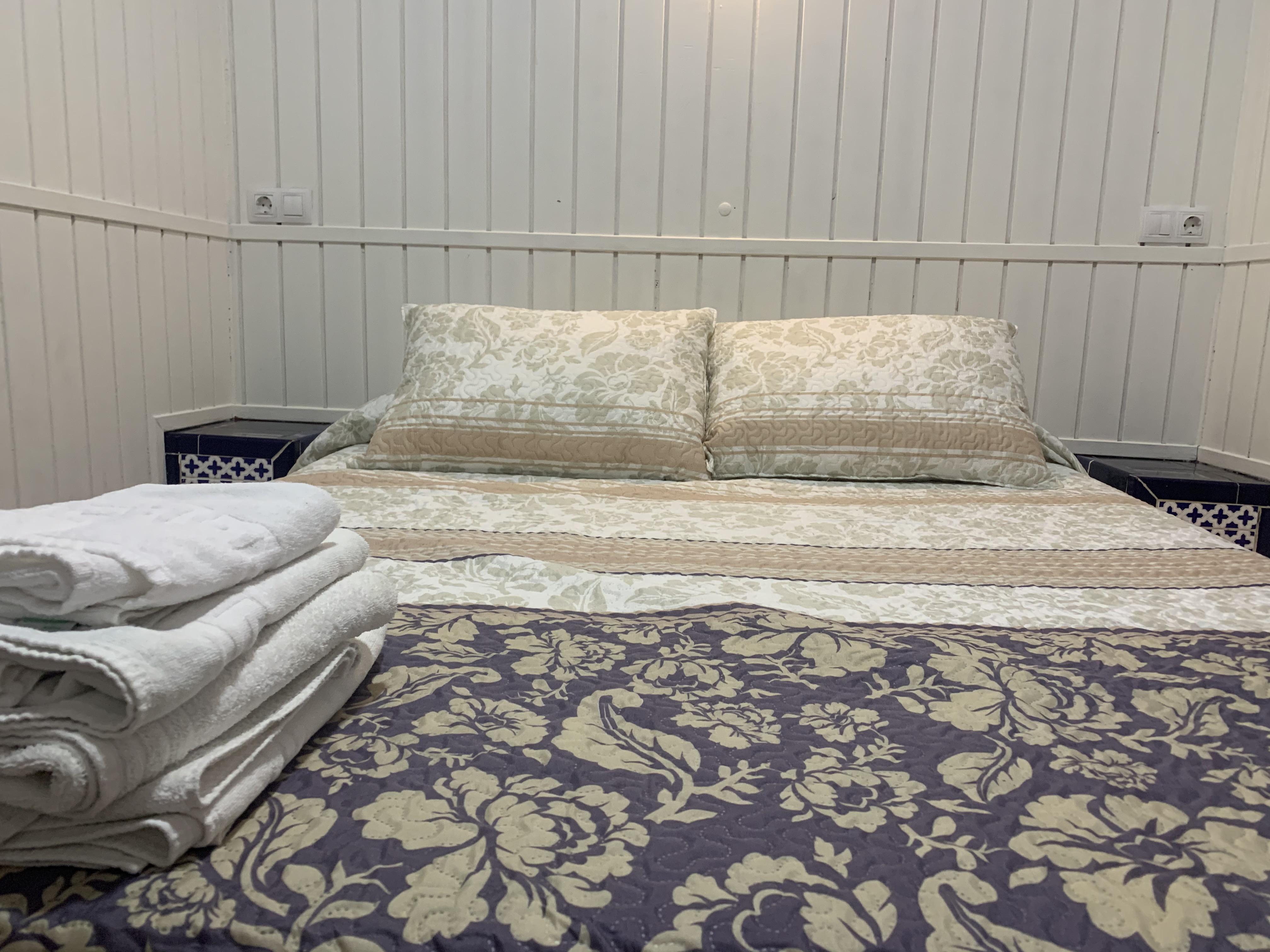 Hostal Alcobia Sevilla Bagian luar foto